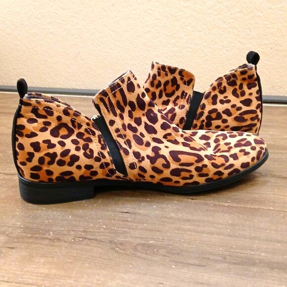 Dr. Scholl's Leopard Print Side Zip Booties Size 8 - Picture 2 of 8